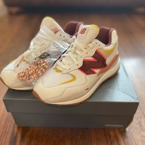 Brand new Bandier x New Balance NIB size 8.5